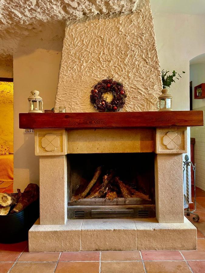 Villa Cueva De La Abuela Maria à Alcala del Jucar Extérieur photo