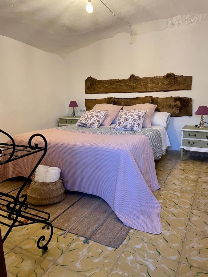 Villa Cueva De La Abuela Maria à Alcala del Jucar Extérieur photo